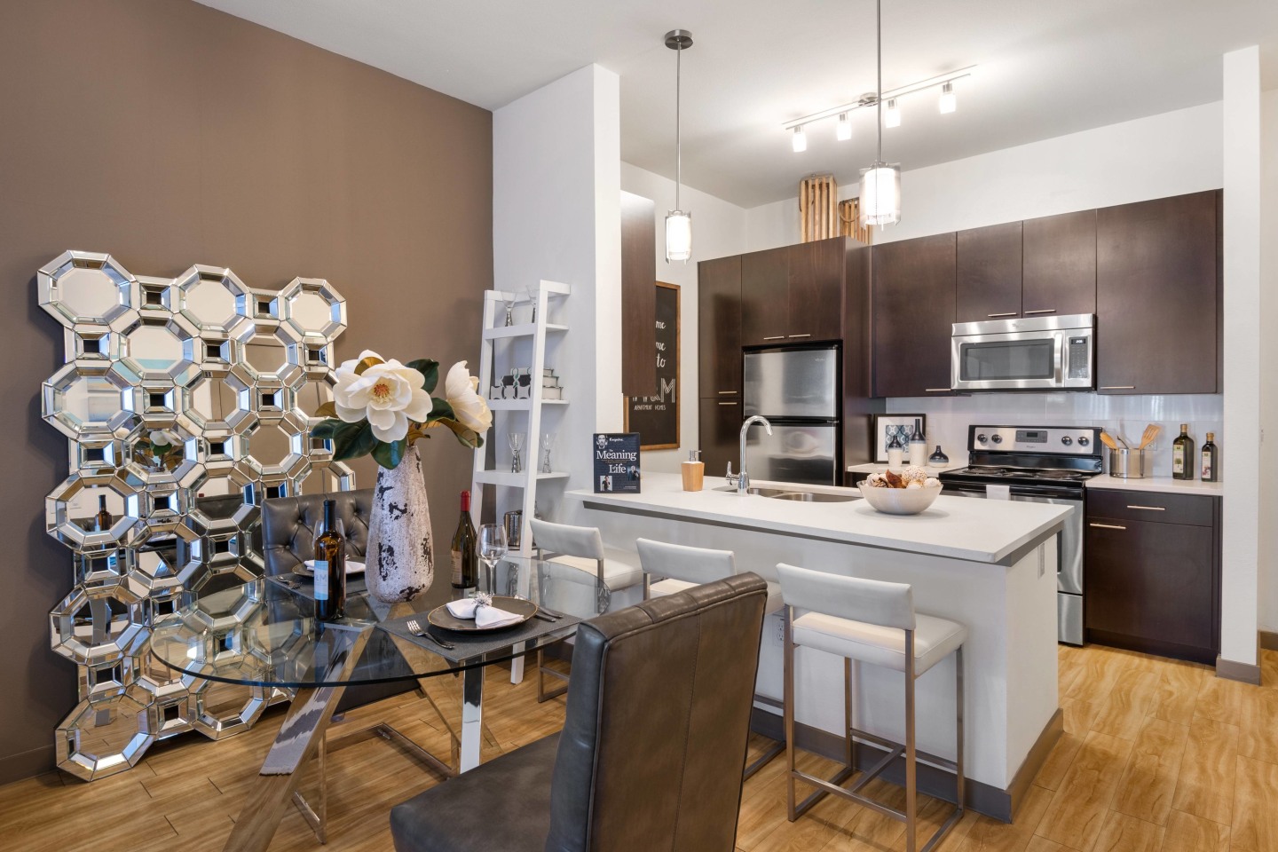 VV&M Apartments Image 3