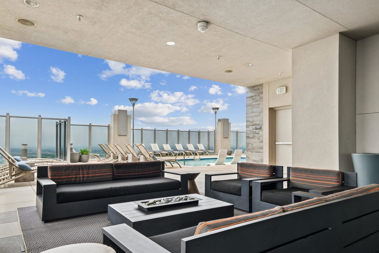Skyhouse Frisco Station Image 19