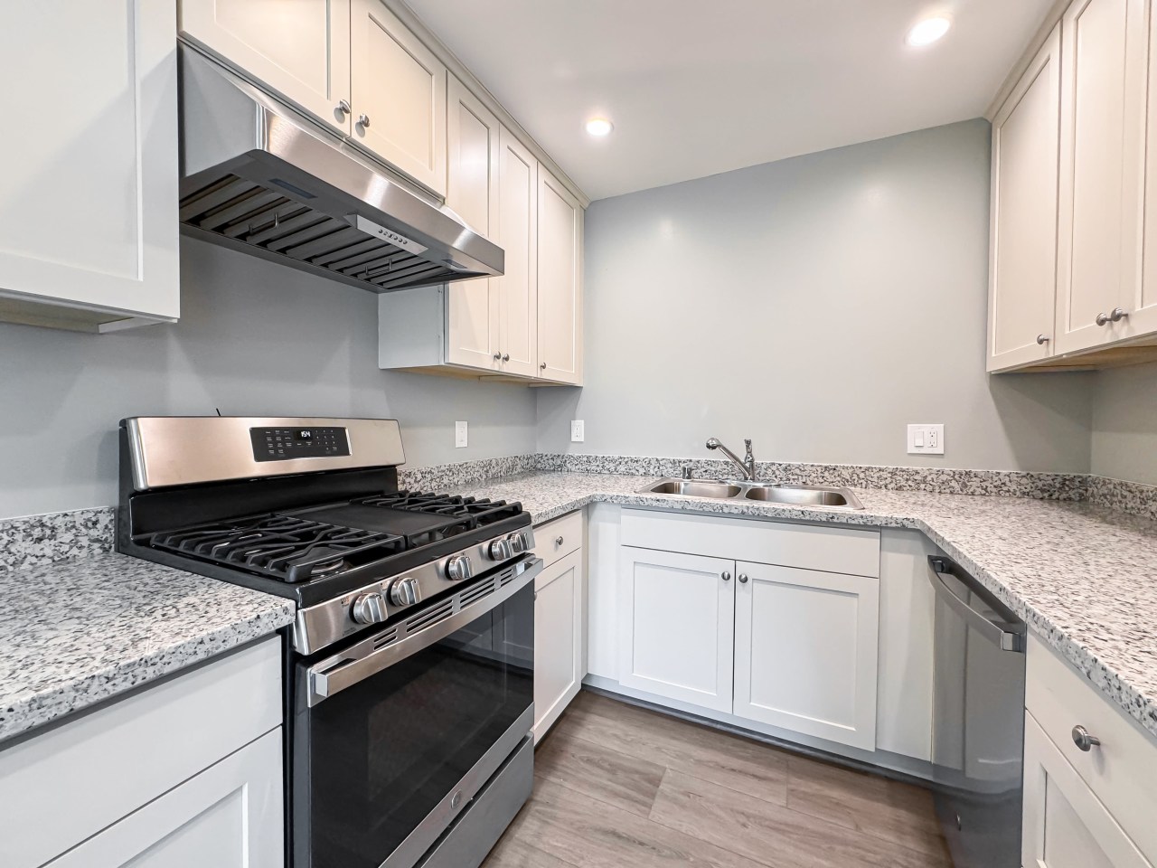 4124 Lyon Avenue Image 11