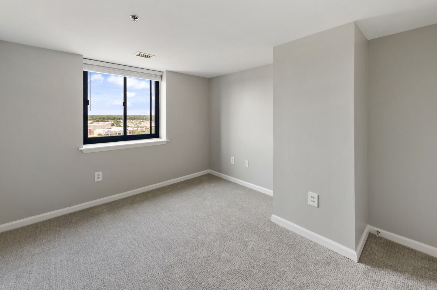 Cherry Hill Towers Image 14