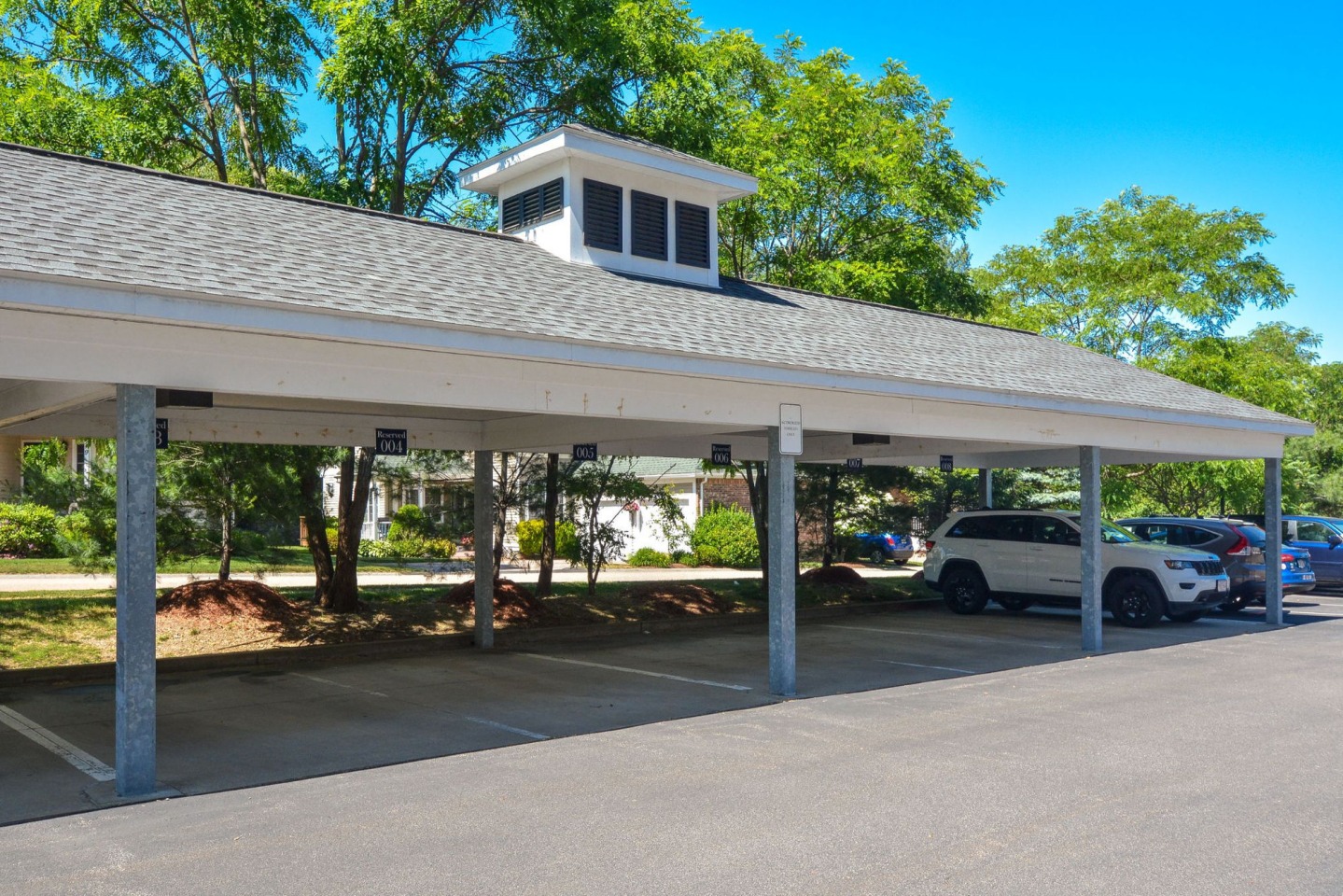 Lux at Stoughton Image 30