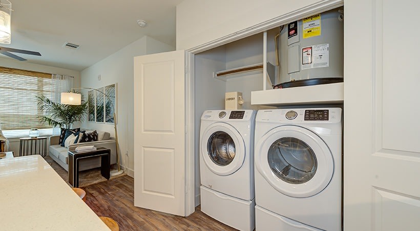 Addison Medical Center Apartments Image 17