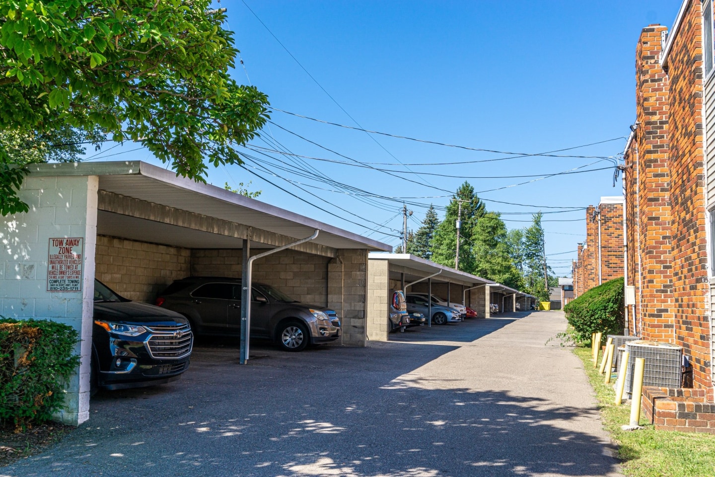 Carriage House Apartments Image 8