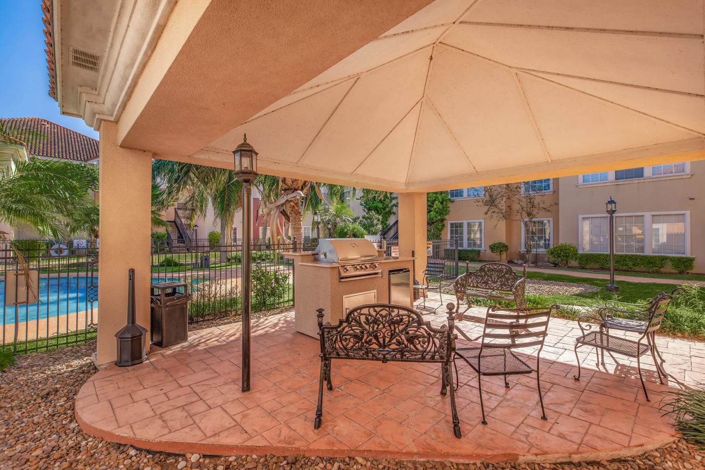 Las Misiones Apartments Image 4