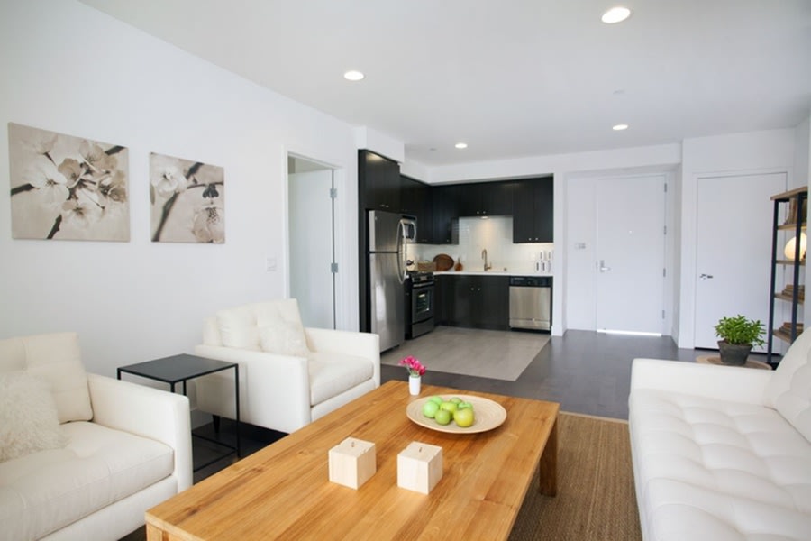 1800 Whitley Image 20