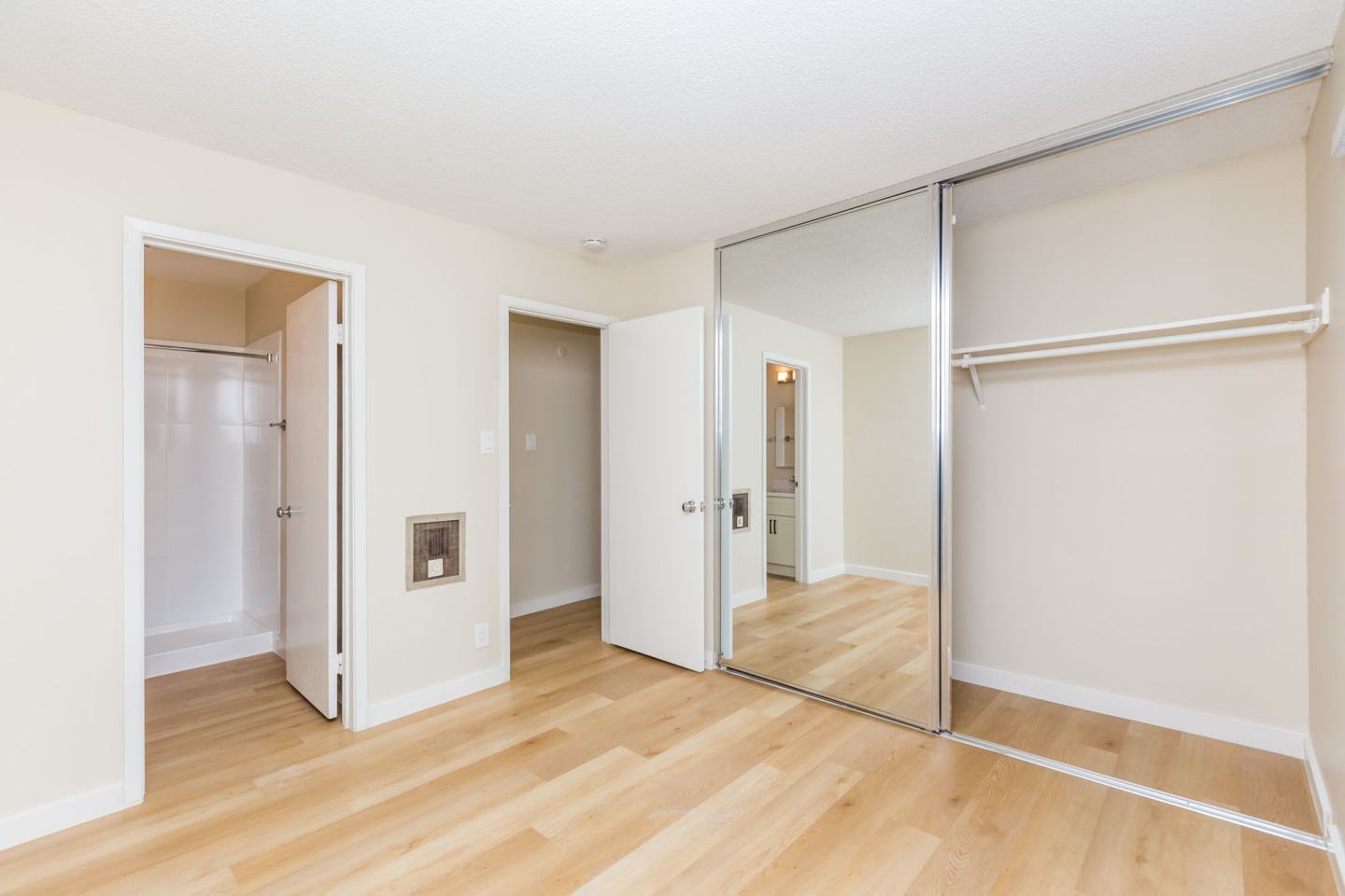 345 MacArthur Apartments Image 33