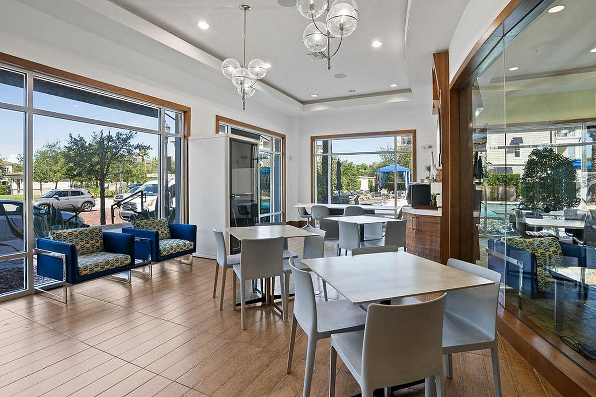 The Marq Highland Park Apartments Image 2