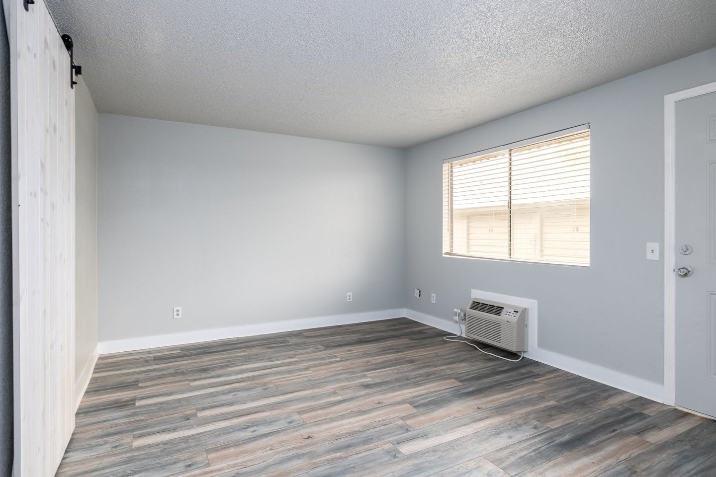 Victory Manor Image 1