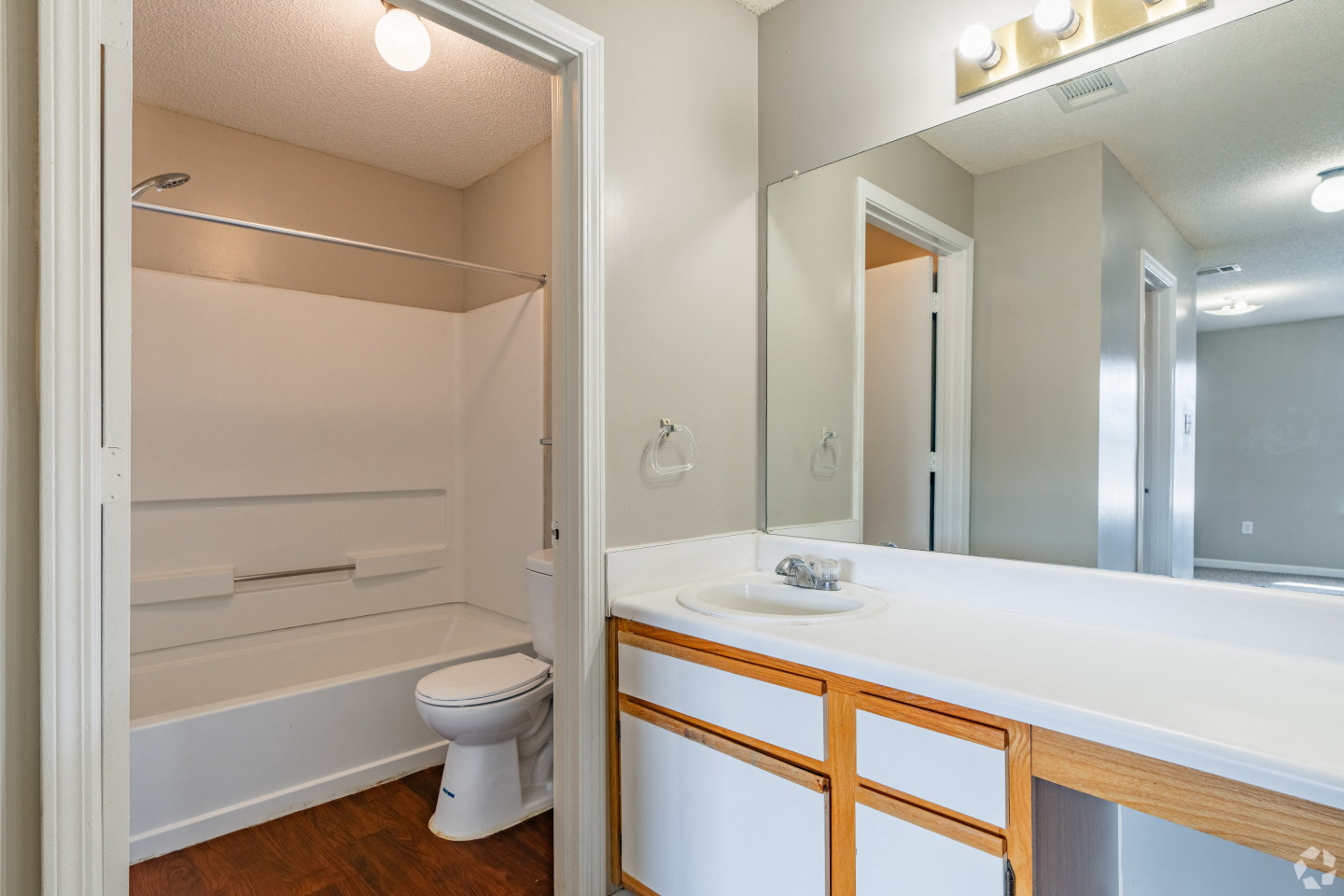 Waverly Apartments Image 25