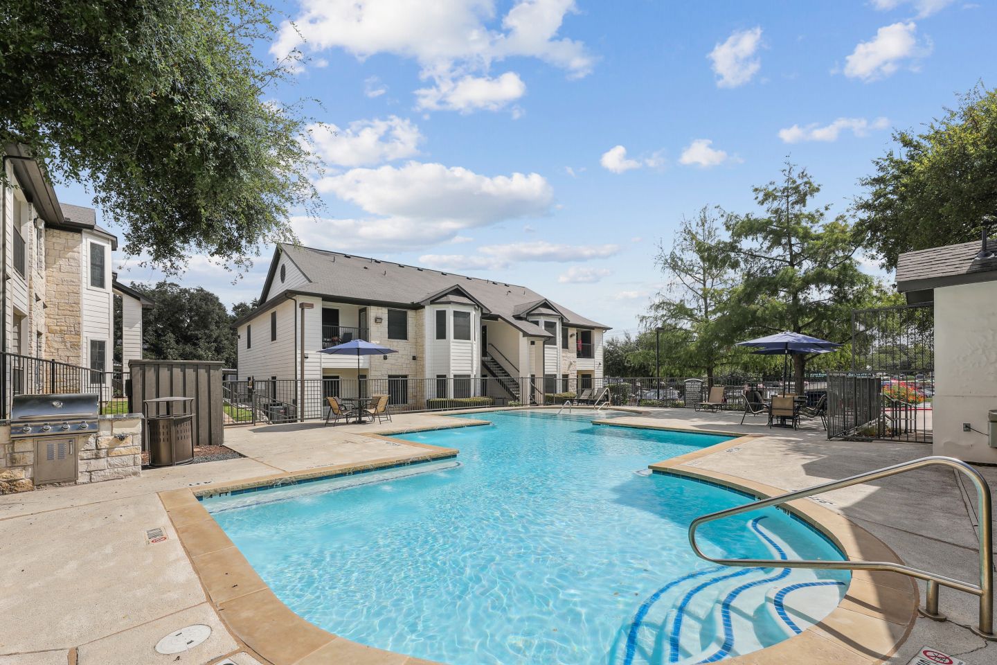 SoCo Apartments Image 40