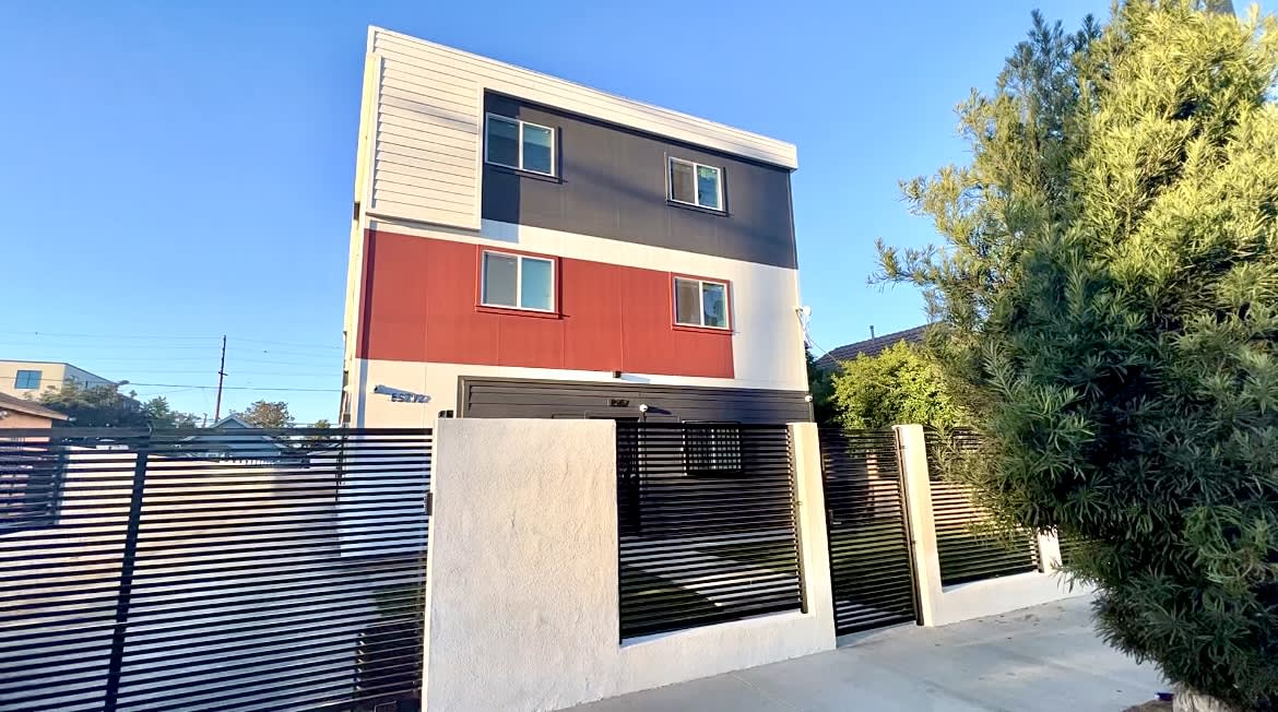 1587 W 35th Street - Co-Living Image 32