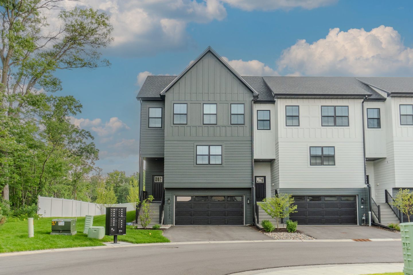 Foxtail Hollow Townhomes Image 13