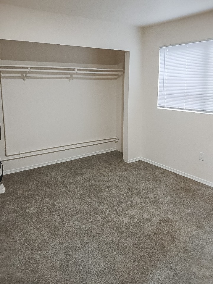 Phoenix Court Apartments Image 25