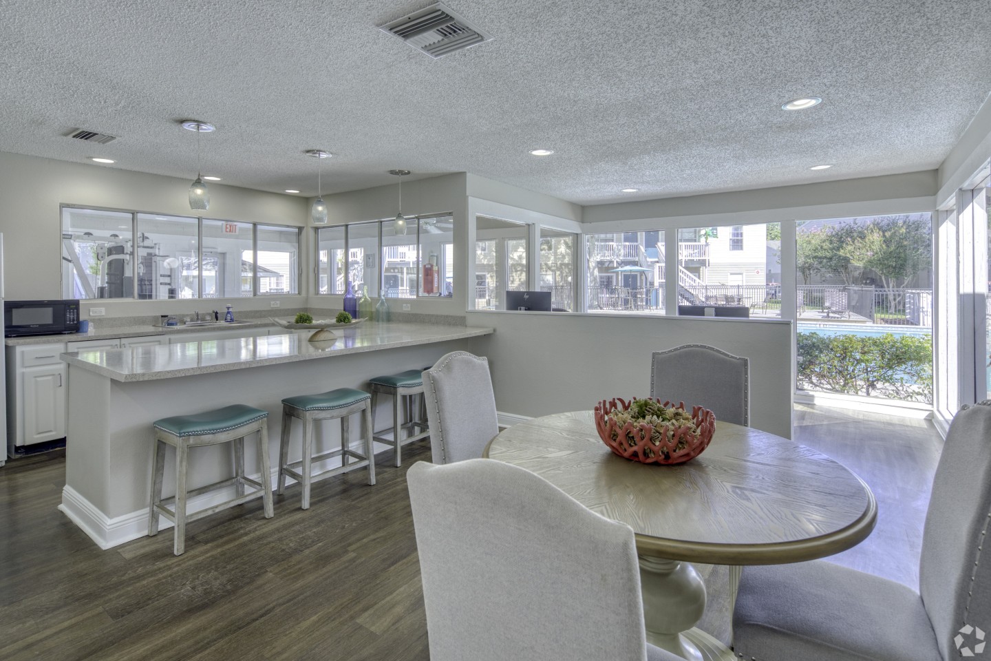 Beach Club Image 8