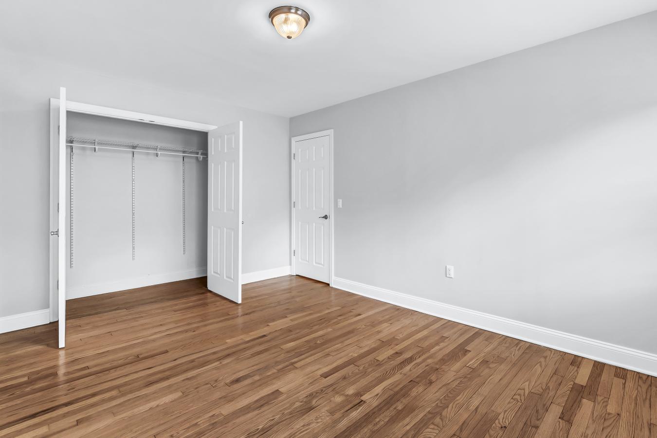 Verona Plaza Apartments Image 9