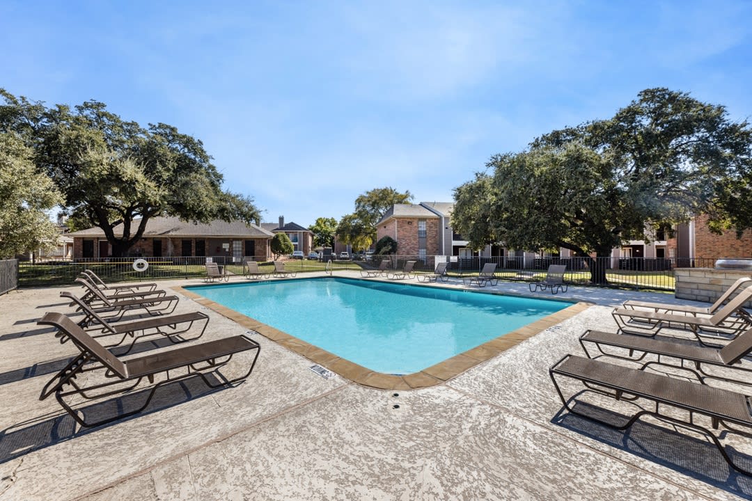 Regal Crossing Apartments Image 10