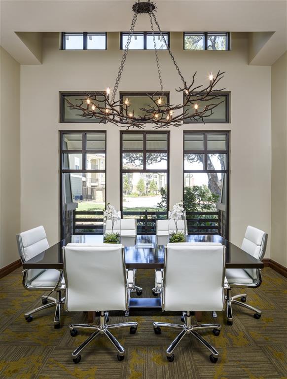 Thirty Oaks Image 15