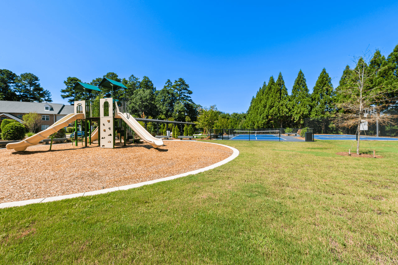 Affordable Housing - Caveness Farms Apartment Homes Image 14