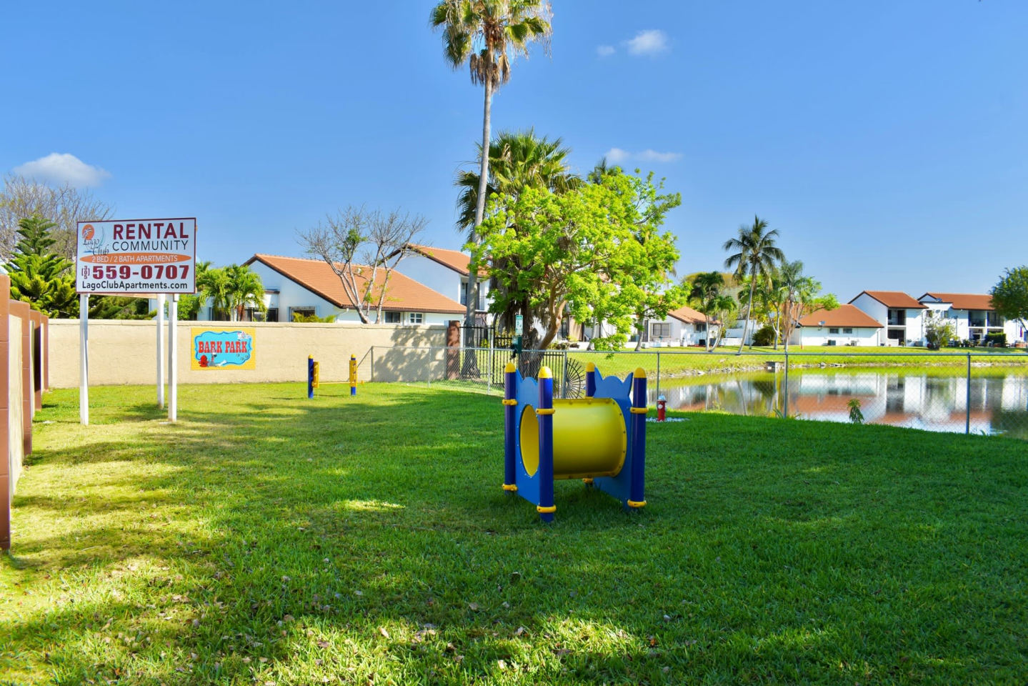 Lago Club Apartments Image 11