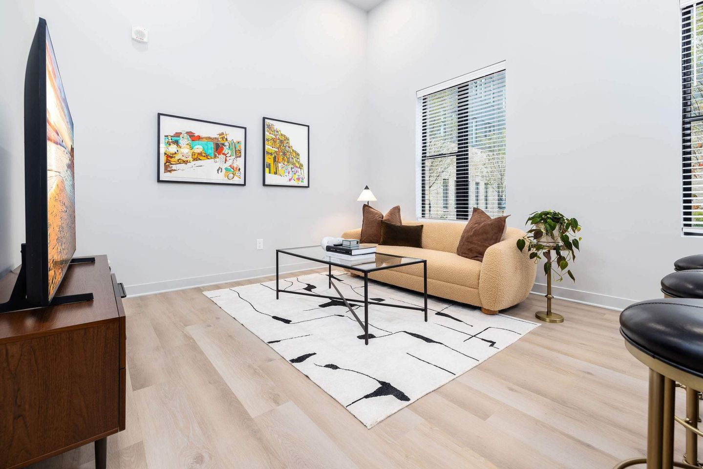 Jaeger Square Image 3