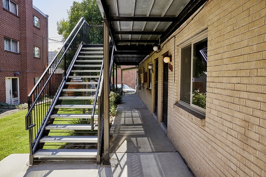 Maple Leaf Apartments Image 6
