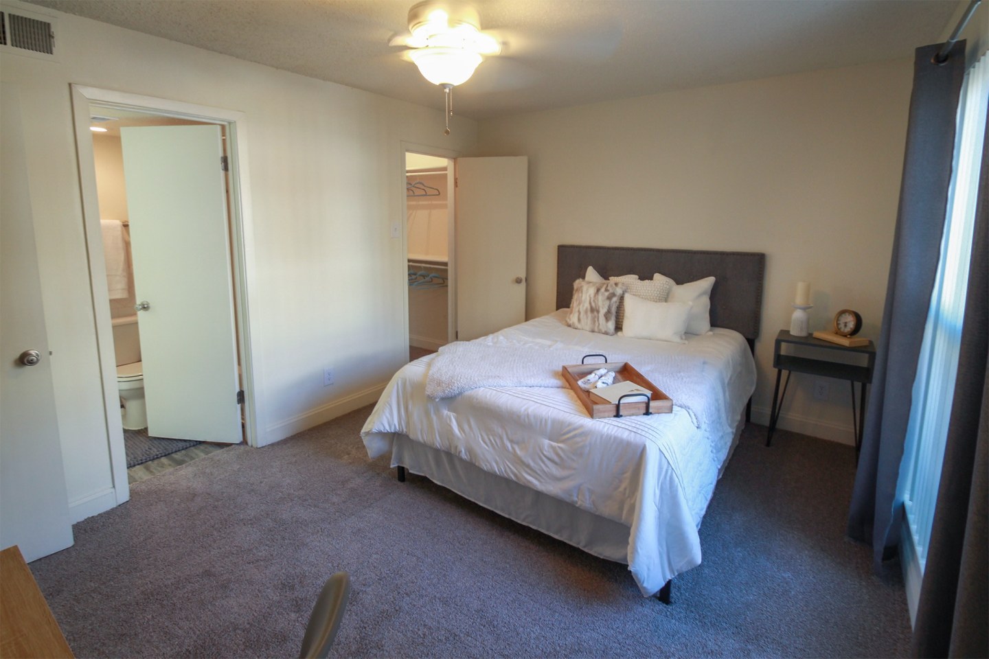 Cambridge Court Apartments Image 16