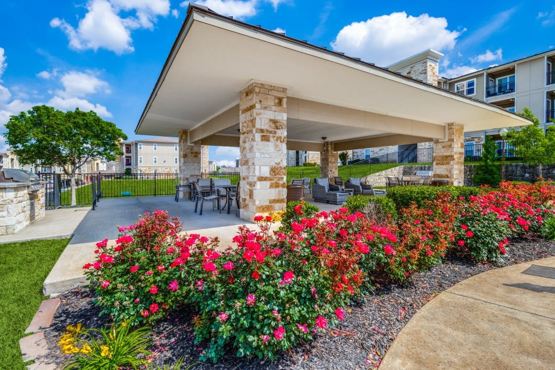 Residence at Gateway Village Image 3