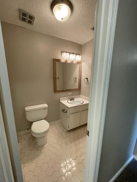 Spanish Mission Apartments Image 12