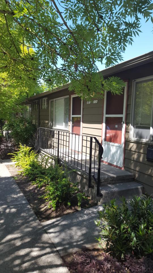 Hillcrest Apartments Image 2