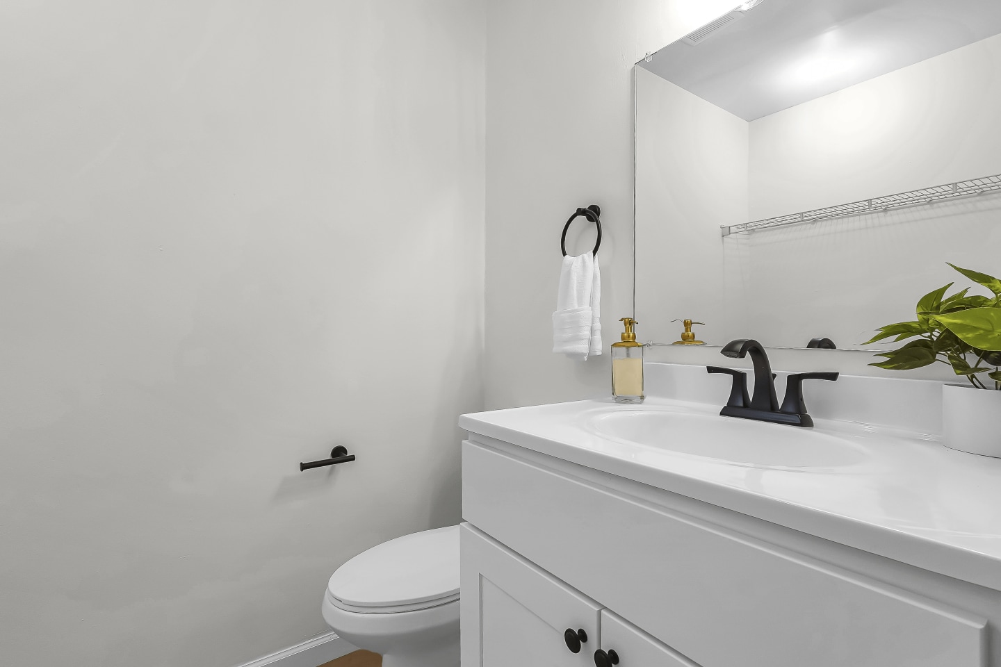 1289 | A Rental Condo Community Image 5