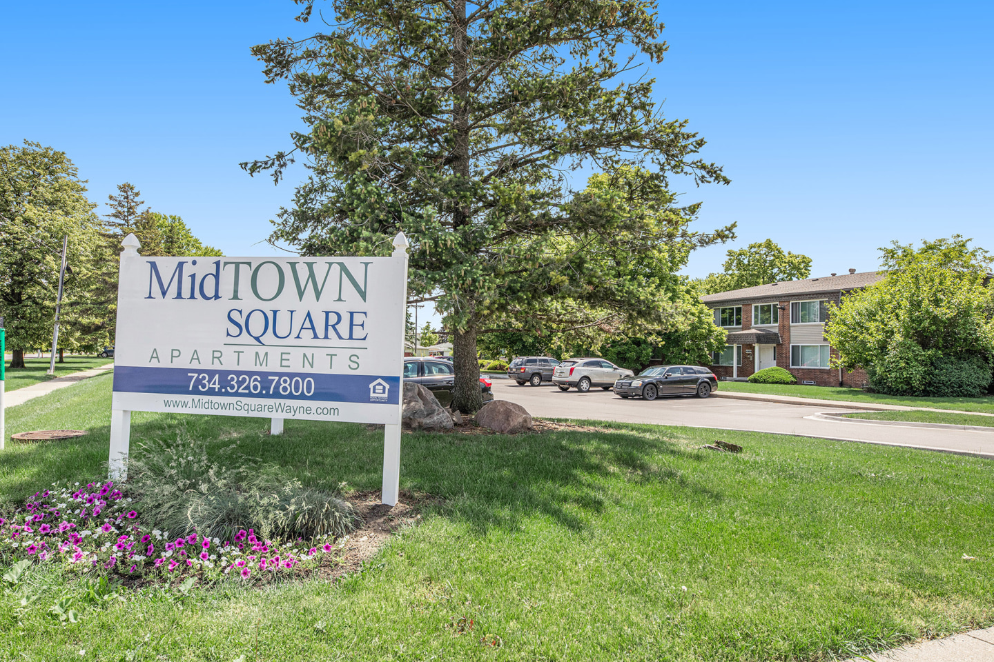 Midtown Square Apartments Image 1