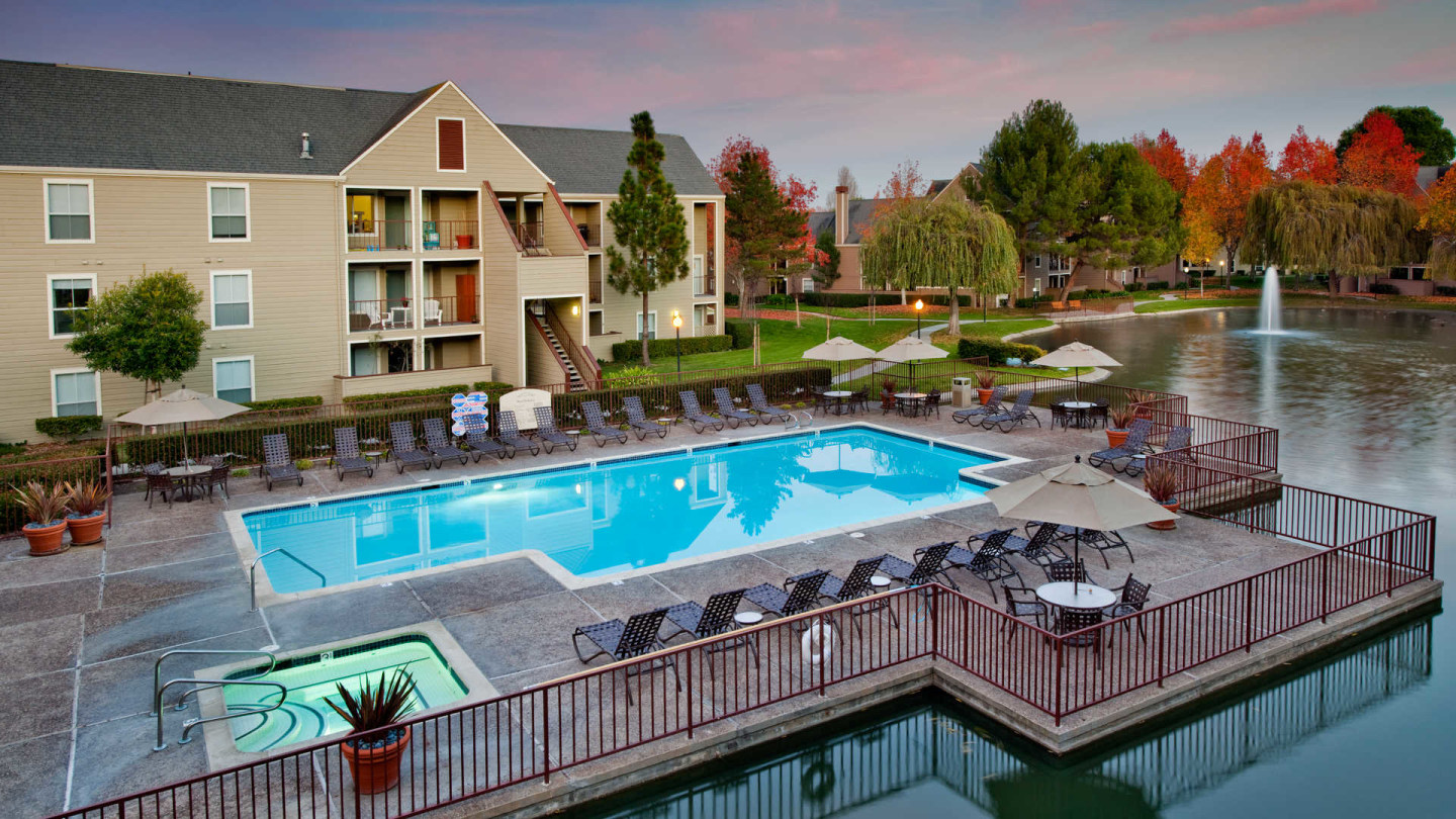 Riva Terra Apartments at Redwood Shores Image 8