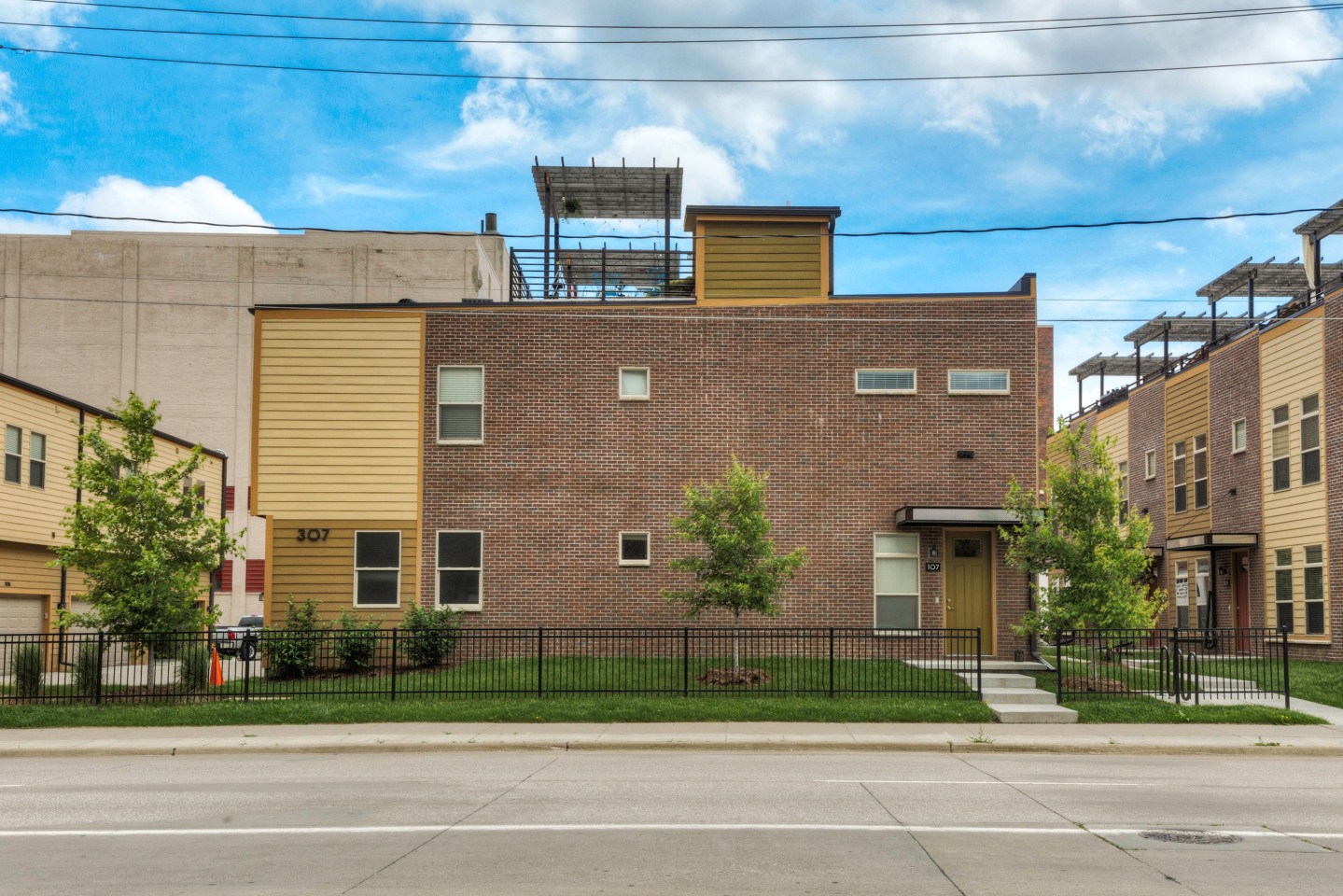 7th St Brownstones Image 10
