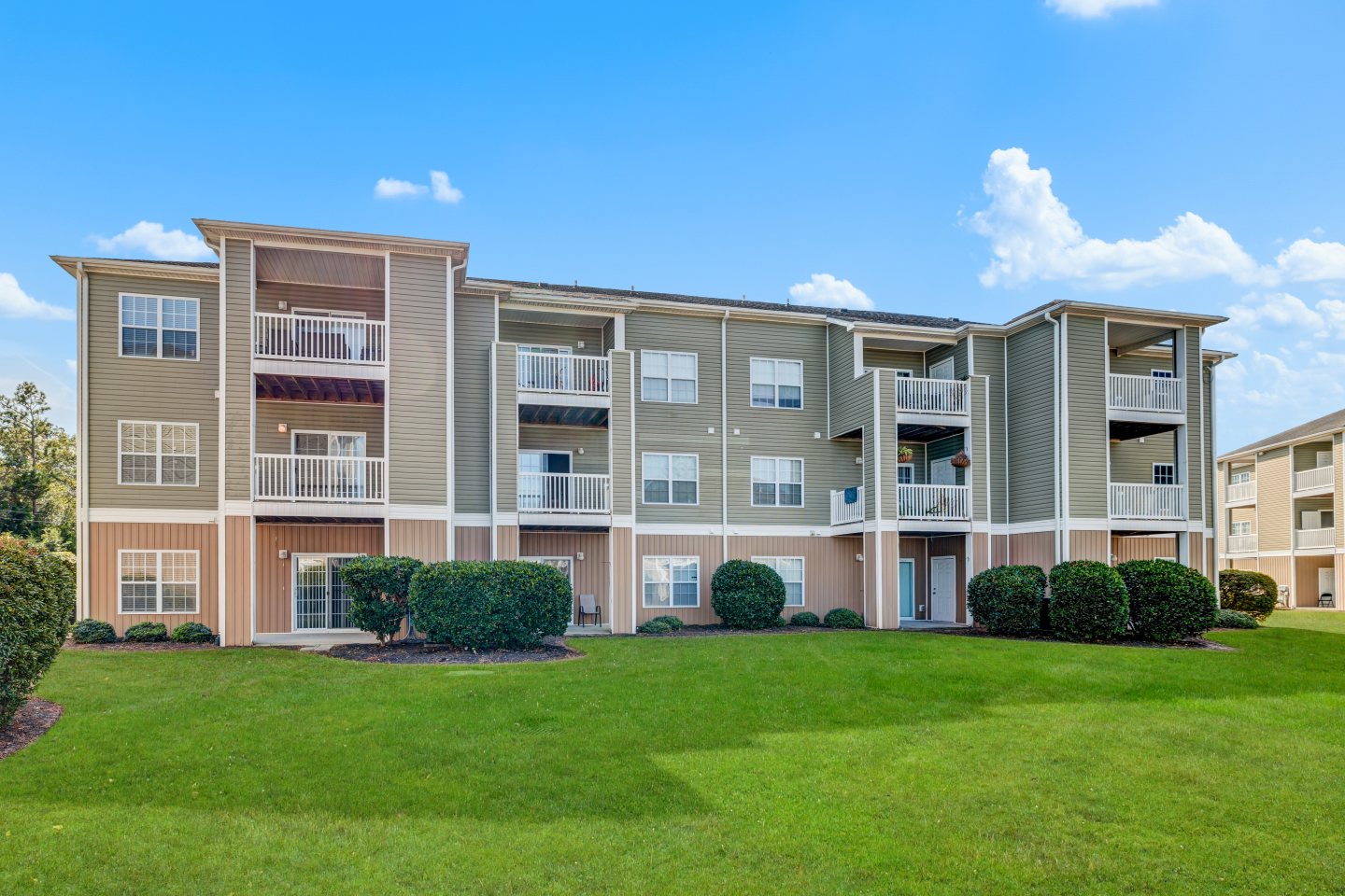 Flats at Leland Image 7