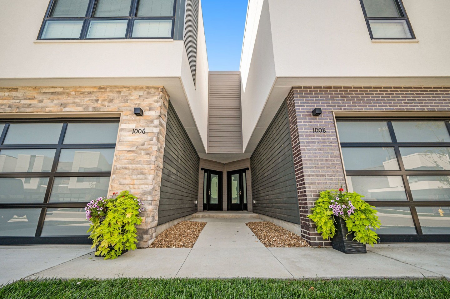 Vanguard Villas Image 27