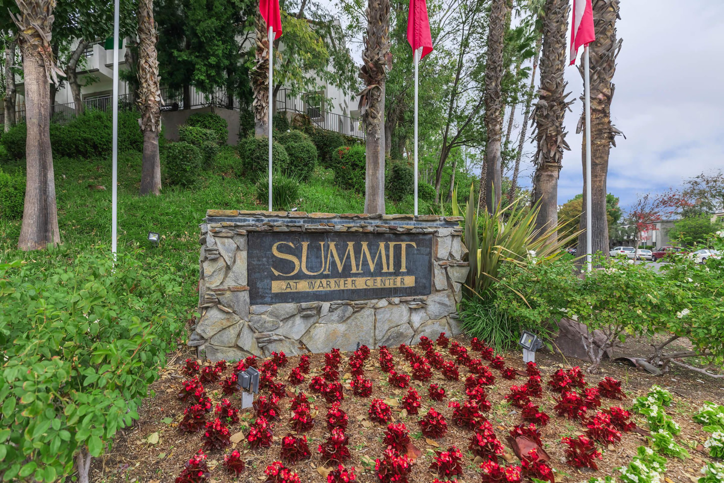 Summit At Warner Center Image 98