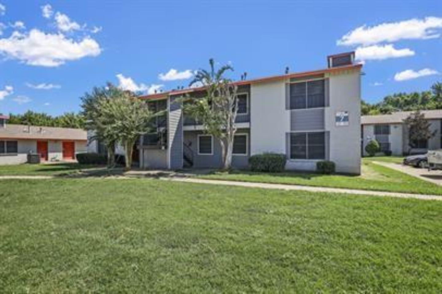 Ennis Place Image 7