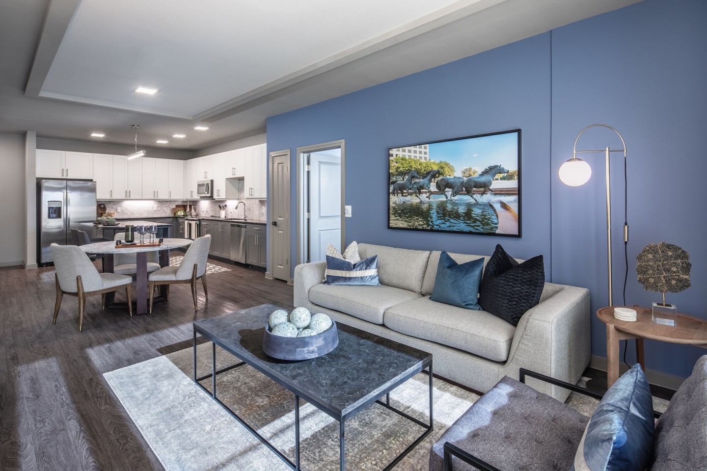 880 Lyn Image 57