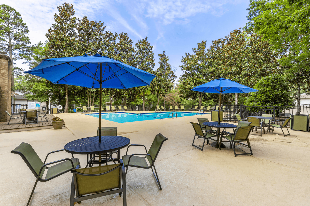 Oak Hollow Apartments Image 2