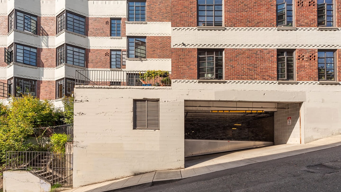 Belroy Apartments Image 15