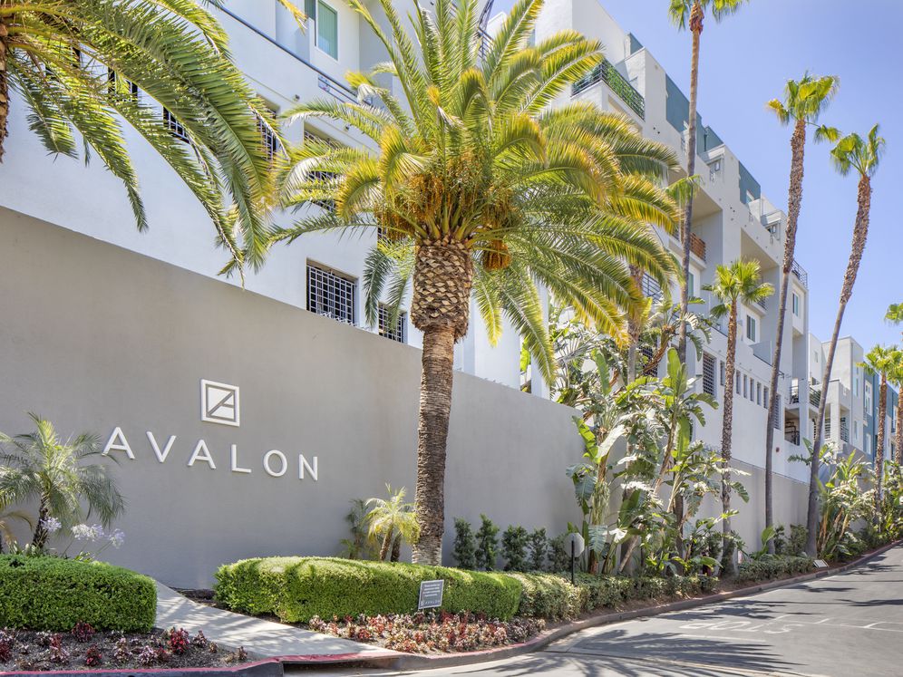 Avalon Woodland Hills Image 39