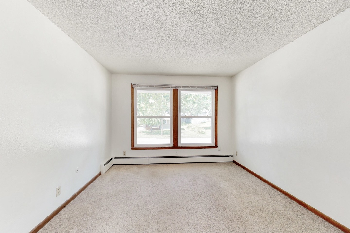 Plaza Manor Image 45