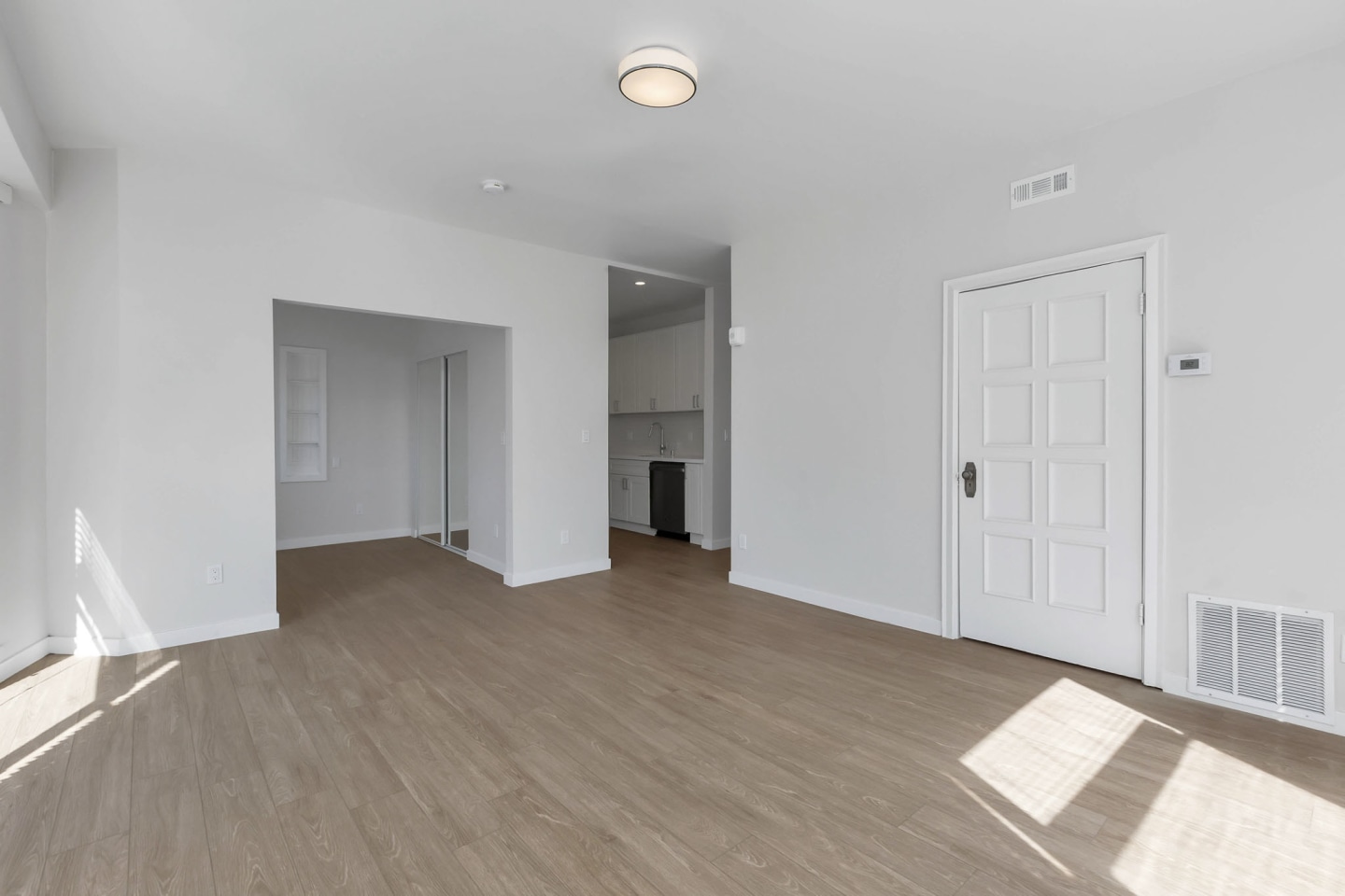 900 Broderick Image 1