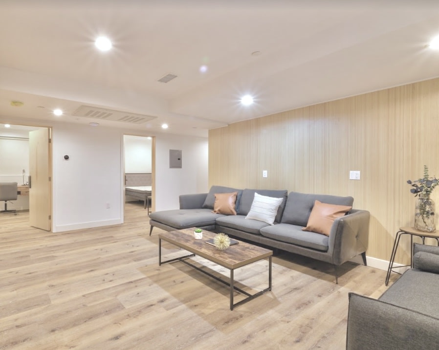1455 W 36th Street - Co-Living Image 27