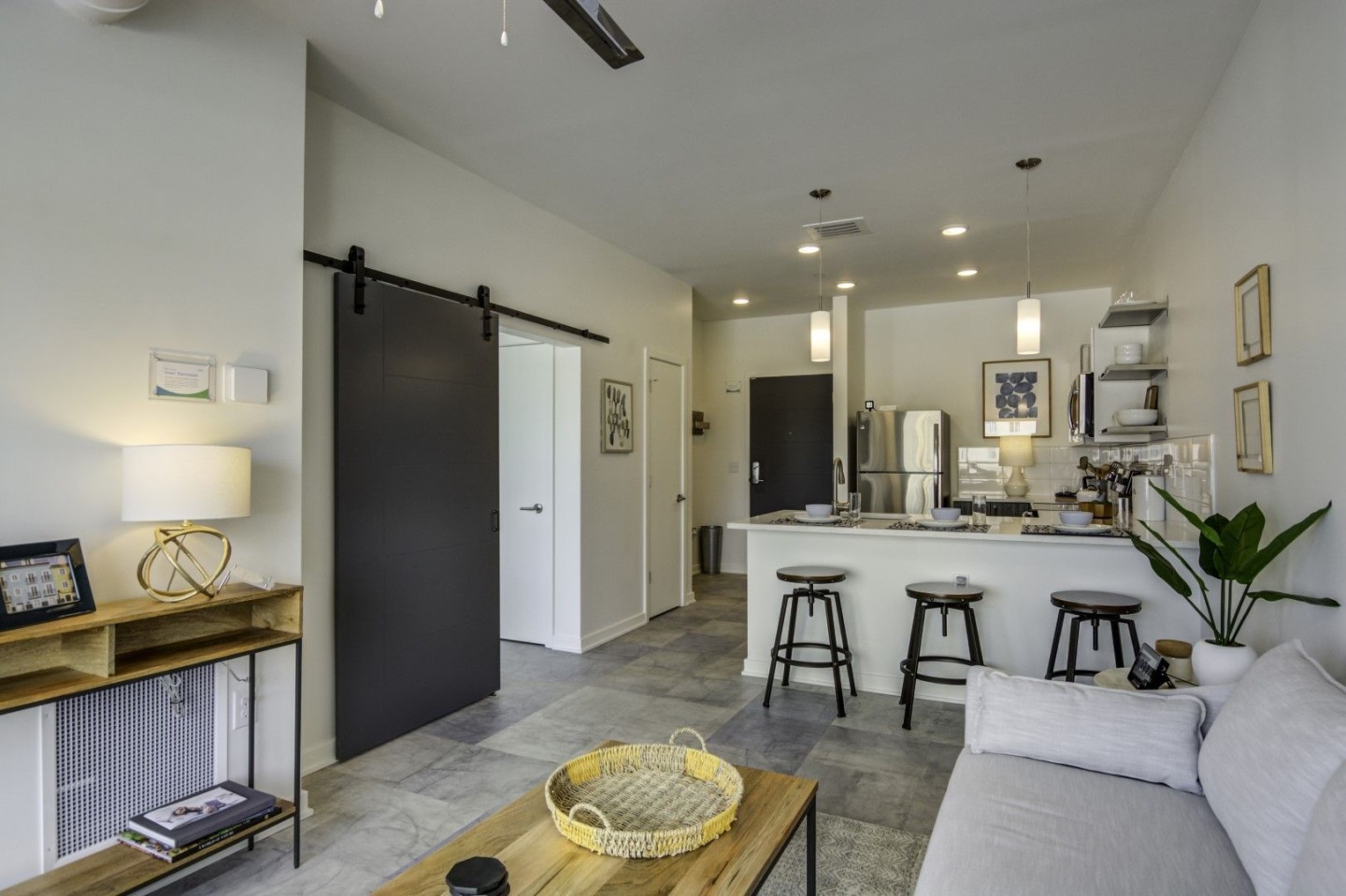 Premier Apartments Image 6