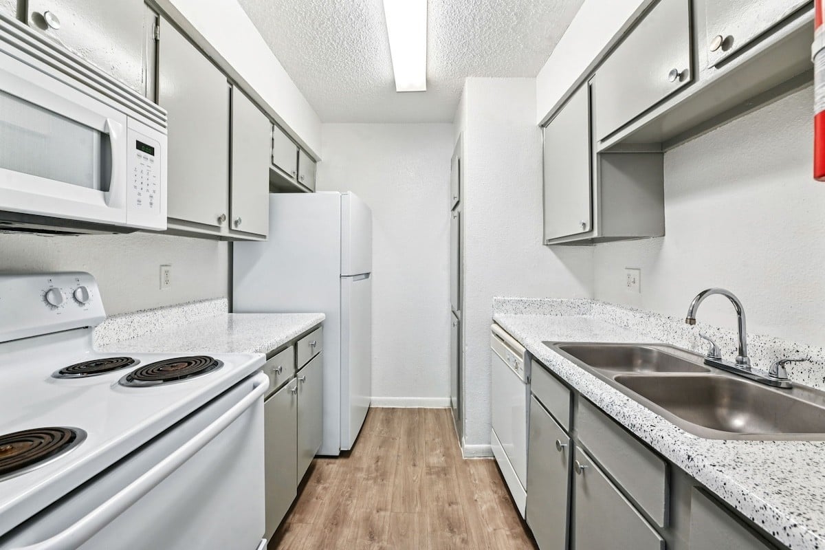 Pine Creek Apartments Image 12
