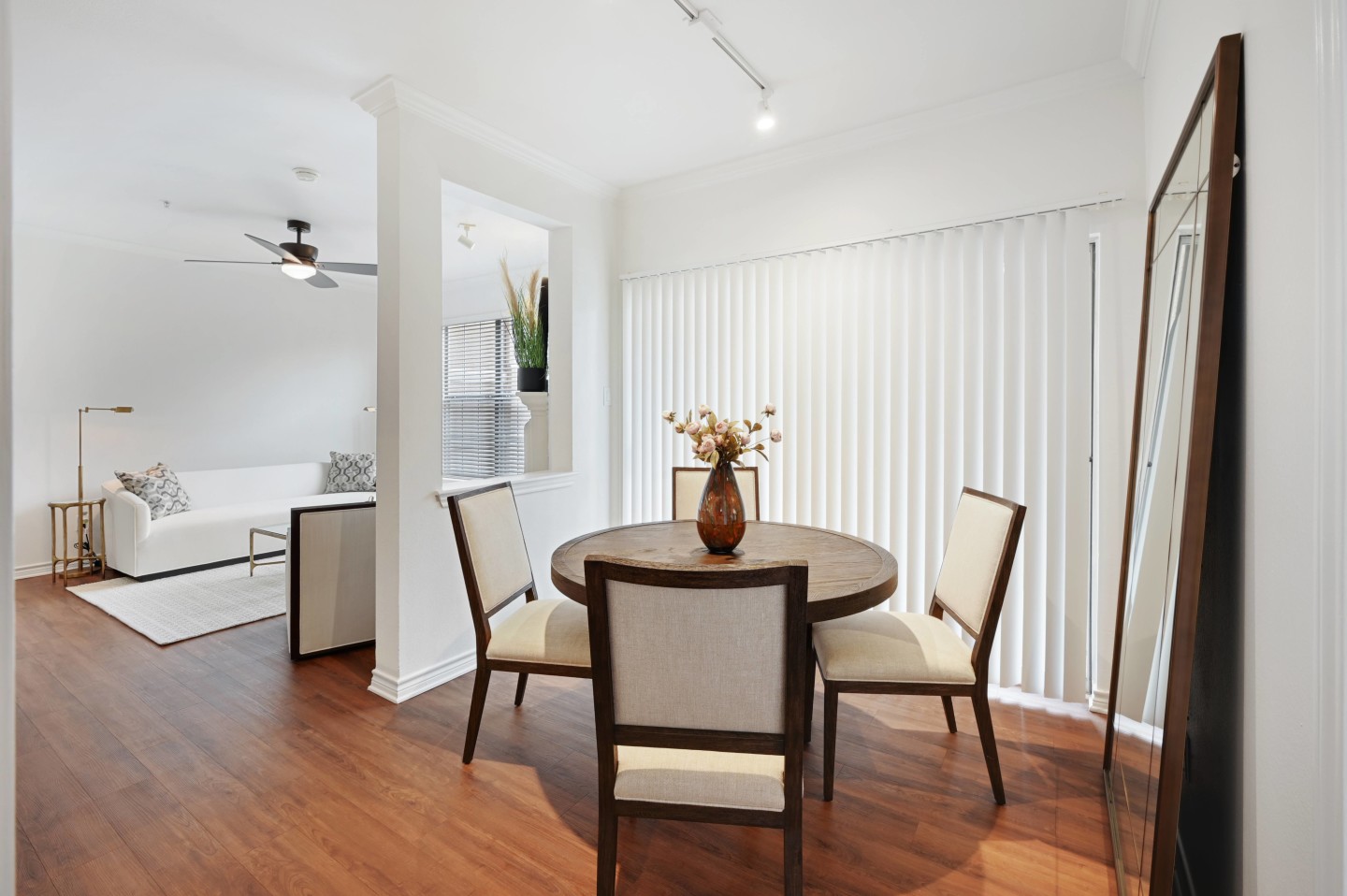 St. Moritz Apartments Image 4