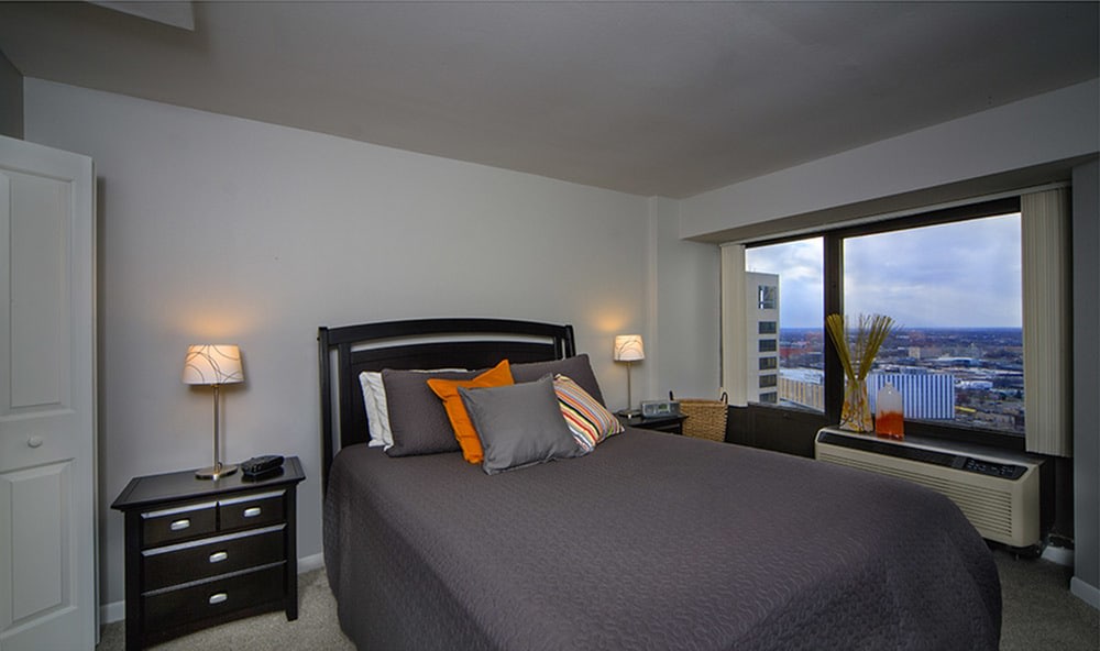 Riverfront Towers Image 33