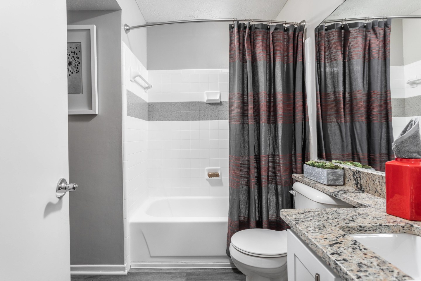 The Pointe at Canyon Ridge Apartments Image 10