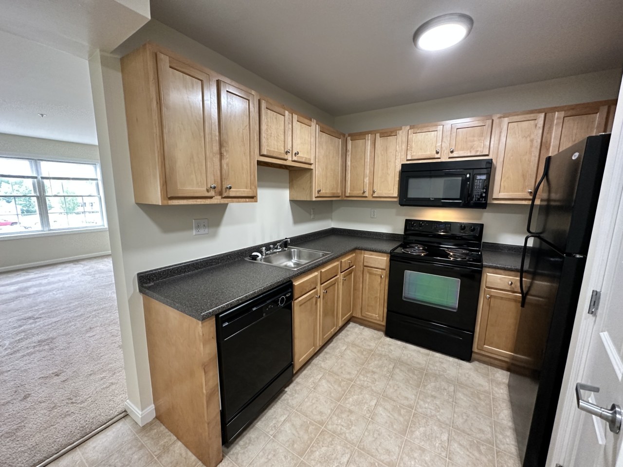Redstone Apartments Image 21